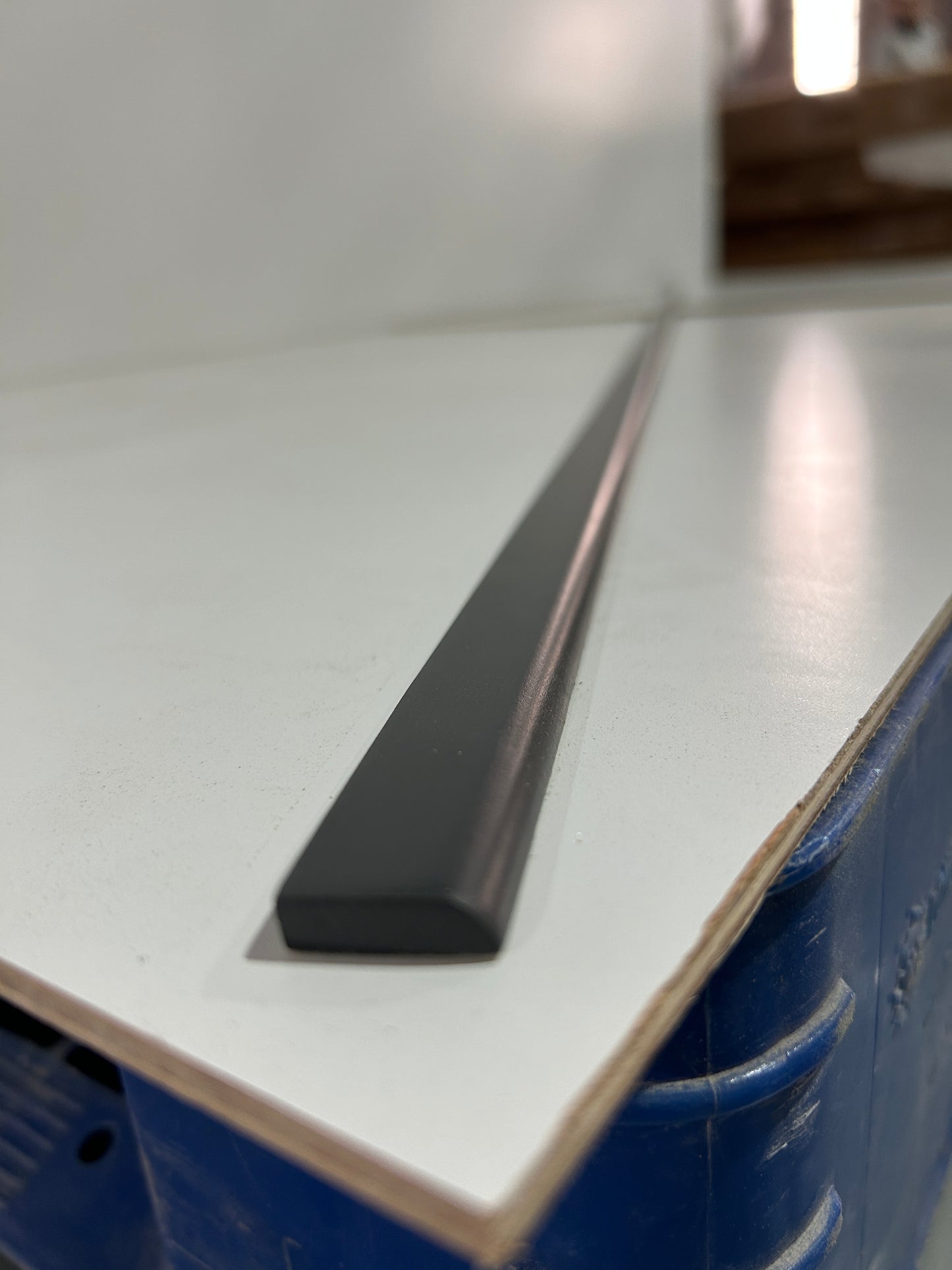 Graphite Shaker Scribe Molding SM8