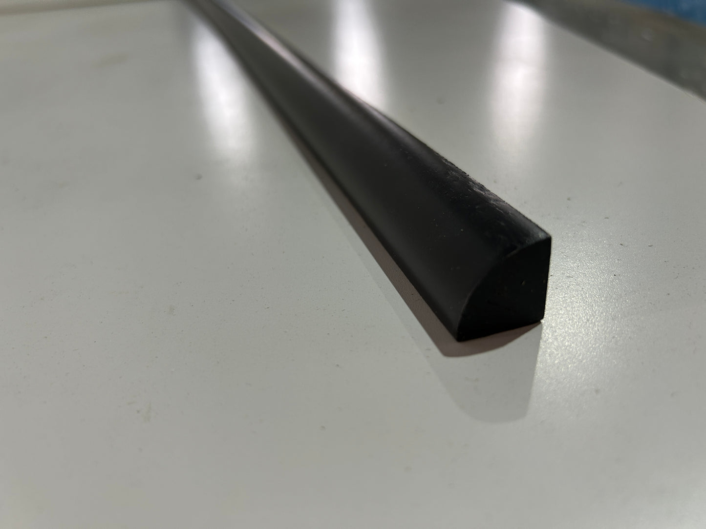 Graphite Shaker Shoe Molding SHOE