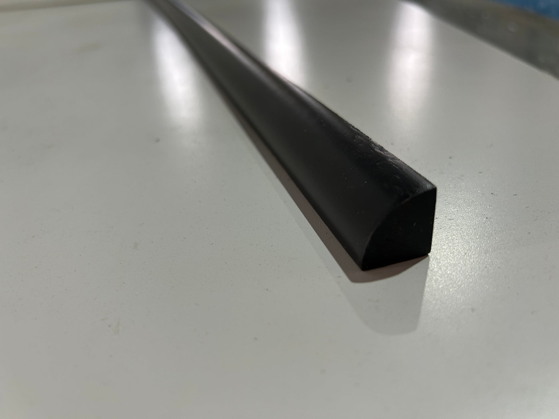 Graphite Shaker Shoe Molding SHOE